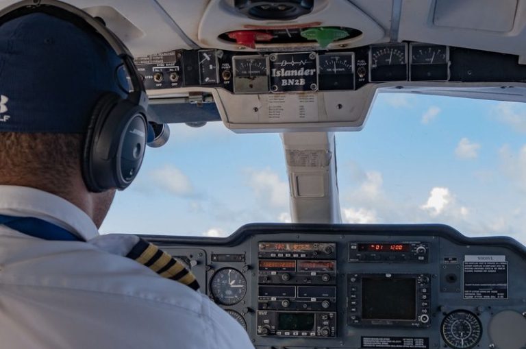 Flight Schools Online Booking System with Roverd